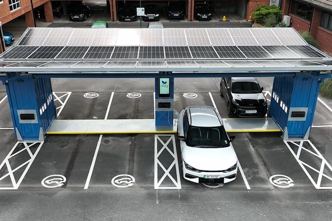 太阳能充电器将彻底改变电动汽车车主的游戏规则(图1)